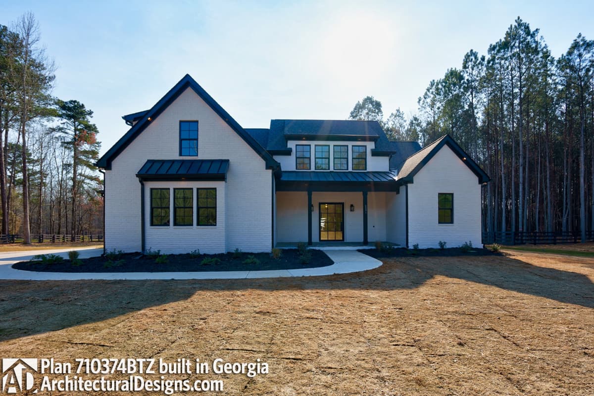build gallery item - Modern Farmhouse Plan 710374BTZ Comes to Life in Tennessee